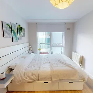 Apartment Centrally Located, Comfy 2-bed 2-bath, Dublin