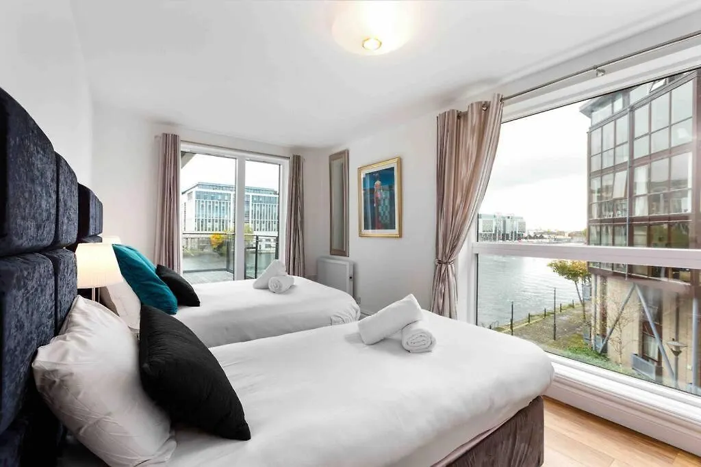 Waterfront Luxury Apartment Dublin 0*,